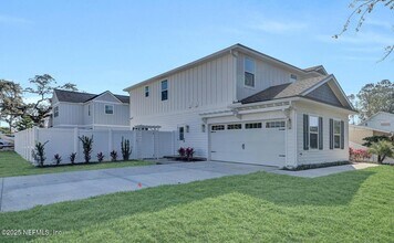1328 6th Ave N in Jacksonville Beach, FL - Building Photo - Building Photo