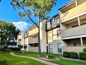 8521 Hearth Dr in Houston, TX - Building Photo - Building Photo