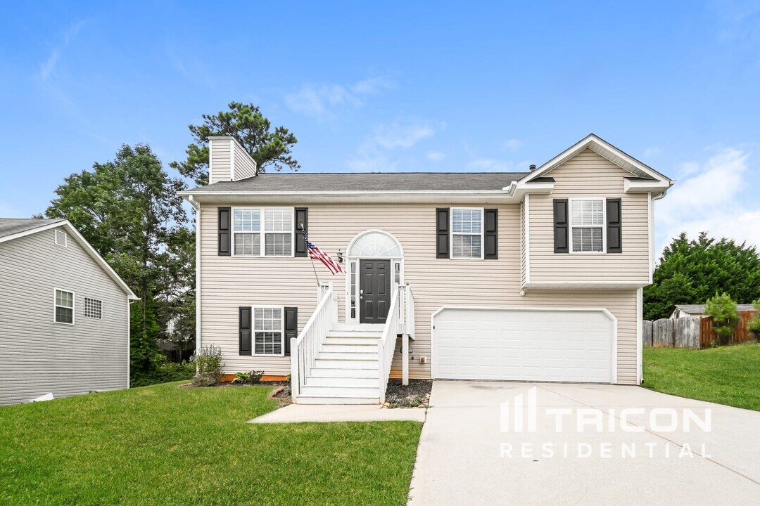 110 Millwheel Dr in Villa Rica, GA - Building Photo