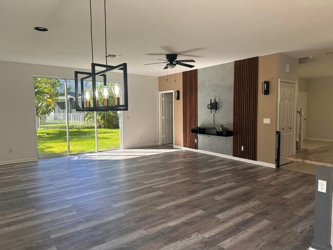 1452 NW Leonardo Cir in Port St. Lucie, FL - Building Photo - Building Photo