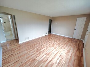 2228 Glenbury St in Pittsburgh, PA - Building Photo - Building Photo