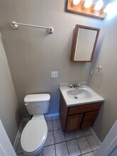 213 67th St in Darien, IL - Foto de edificio - Building Photo