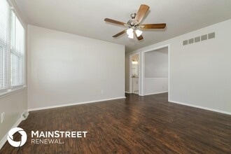 11515 N Charlotte St, Unit 36202 in Kansas City, MO - Foto de edificio - Building Photo