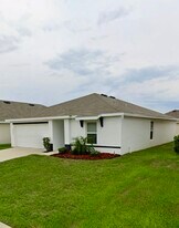 4666 Cornerstone Rd in Wildwood, FL - Building Photo