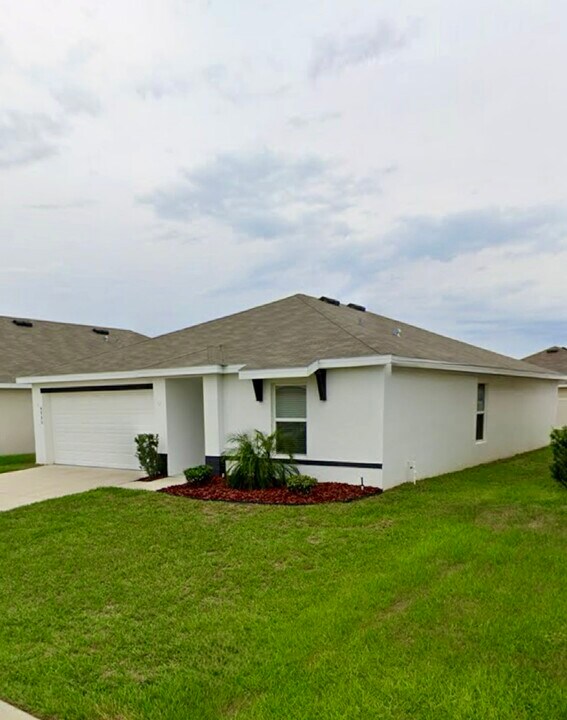 4666 Cornerstone Rd in Wildwood, FL - Building Photo