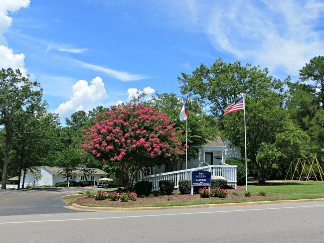 Willow Run Apartments in Fayetteville, NC - Building Photo - Building Photo