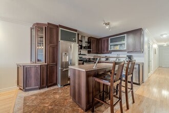 2244 Rue Harmony in Montréal, QC - Building Photo - Building Photo