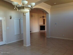 1031 Los Moros Dr in El Paso, TX - Building Photo - Building Photo