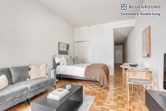 90 Washington St in New York, NY - Building Photo - Building Photo