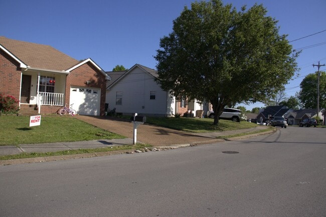 property at 3924 Calumet Dr