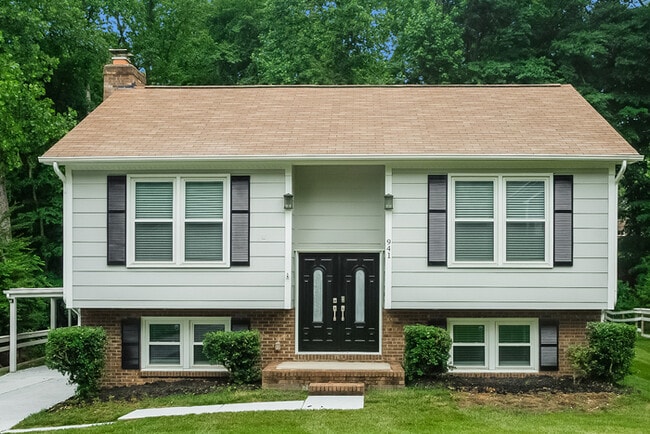 property at 941 Foxborough Rd