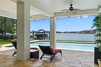 141 Punta Vista Dr in St Pete Beach, FL - Building Photo - Building Photo