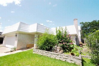 5 Tiffany Square in Sugar Land, TX - Building Photo - Building Photo