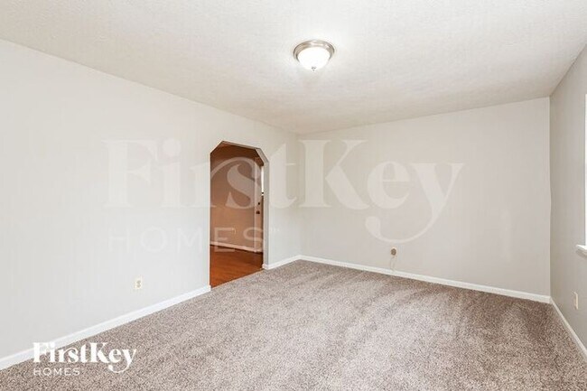 6076 Cherokee Valley Ln in Lithonia, GA - Building Photo - Building Photo