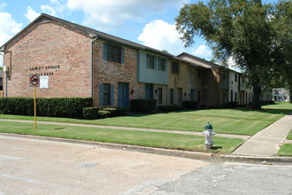 Ashley Square Townhomes in Beaumont, TX - Foto de edificio - Building Photo