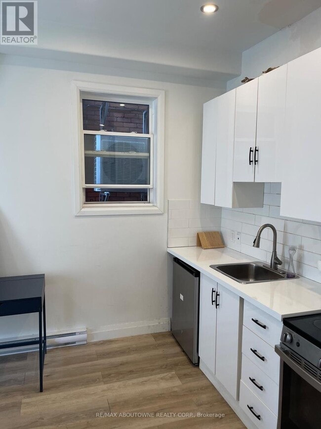 property at 66-166 Wellington St S