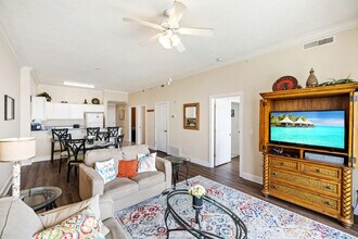 10625 Front Beach Rd in Panama City Beach, FL - Foto de edificio - Building Photo