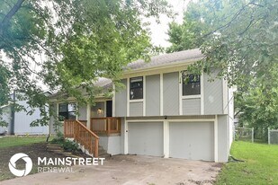 104 Frank St in Kearney, MO - Building Photo