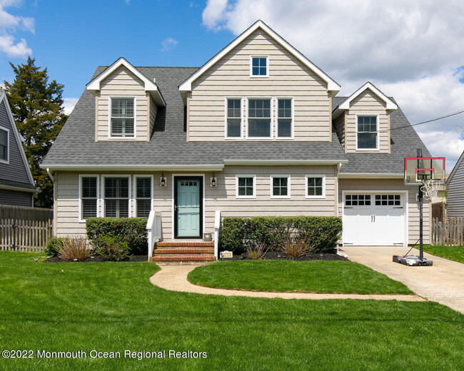 property at 814 Pitney Dr