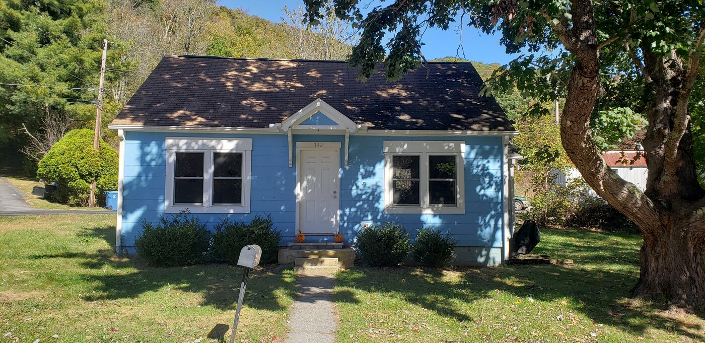 342 Old Bristol Rd in Boone, NC - Foto de edificio