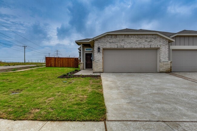 property at 752 Wheatfield Dr