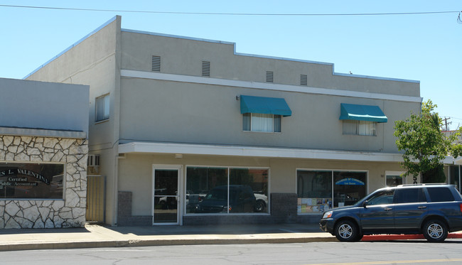 505 J St in Los Banos, CA - Foto de edificio - Building Photo