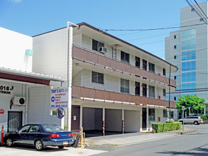 1837 YOUNG St in Honolulu, HI - Building Photo - Building Photo