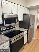 6928 Hanover Pkwy in Greenbelt, MD - Foto de edificio - Building Photo