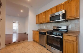 1036 Lorimer St in Brooklyn, NY - Building Photo - Building Photo