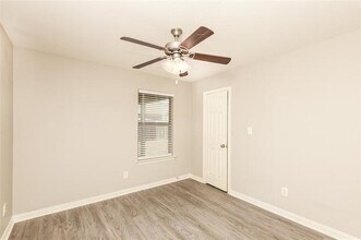 3401 Michelle Ridge Dr in Fort Worth, TX - Foto de edificio - Building Photo