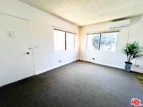 1225 Normandie Ave in Los Angeles, CA - Building Photo - Building Photo