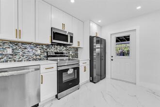 3837 NE 16th Ter in Pompano Beach, FL - Building Photo - Building Photo