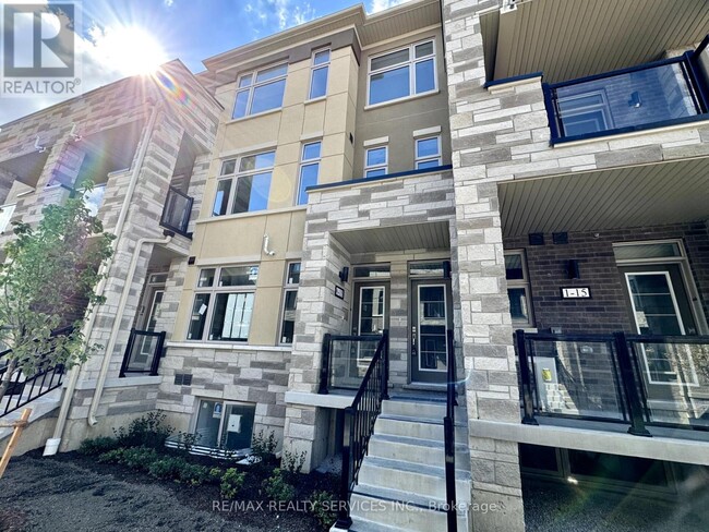 15-15 Fieldridge Cres