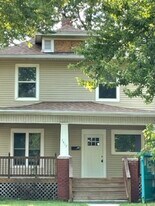 1417 N Broadway Ave in Springfield, MO - Building Photo