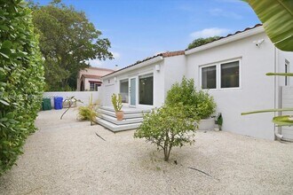 753 NE 82nd Terrace in Miami, FL - Building Photo - Building Photo