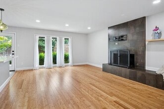 6935 Helsem Way in Dallas, TX - Building Photo - Building Photo