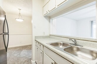 Southern Oaks in Mobile, AL - Building Photo - Building Photo