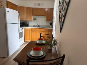 212 N Main St in Hubbard, OH - Building Photo - Building Photo