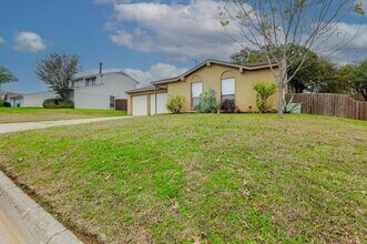 5615 Espanola Dr in Arlington, TX - Building Photo - Building Photo
