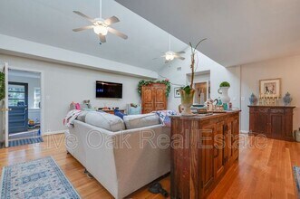1612 Whitethorne Rd in Virginia Beach, VA - Building Photo - Building Photo