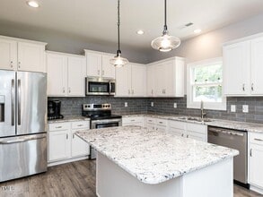 97 Shadybrook Dr in Benson, NC - Building Photo - Building Photo