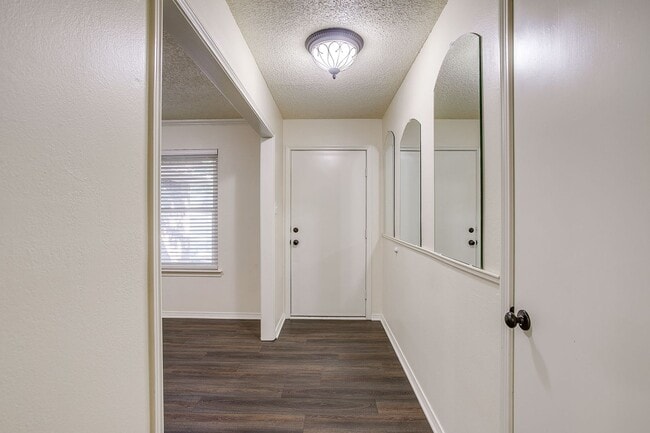 1108 Lakeview Dr in Azle, TX - Building Photo - Building Photo