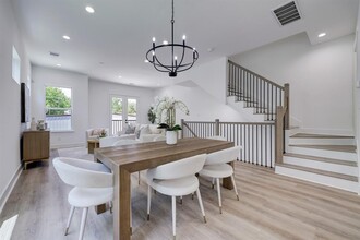 2828 Versailles Oak Ln in Houston, TX - Building Photo - Building Photo