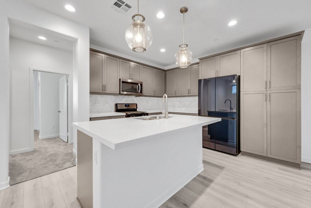 11063 Spotlight Dr in Rancho Cucamonga, CA - Building Photo