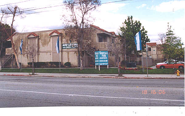 Heritage Park Apartments in Azusa, CA - Foto de edificio