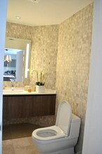 68 SE 6th St, Unit 2708 in Miami, FL - Building Photo - Building Photo