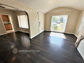 6046 6th Ave in Los Angeles, CA - Foto de edificio - Building Photo