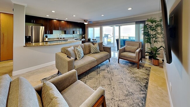 3999 Crown Point Dr, Unit 31 in San Diego, CA - Foto de edificio - Building Photo