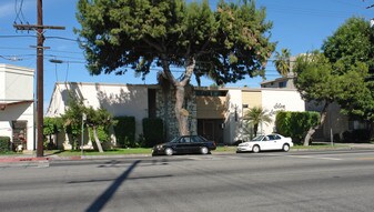 The Hideaway in Van Nuys, CA - Building Photo
