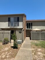 4828 Huron Dr in Pensacola, FL - Building Photo